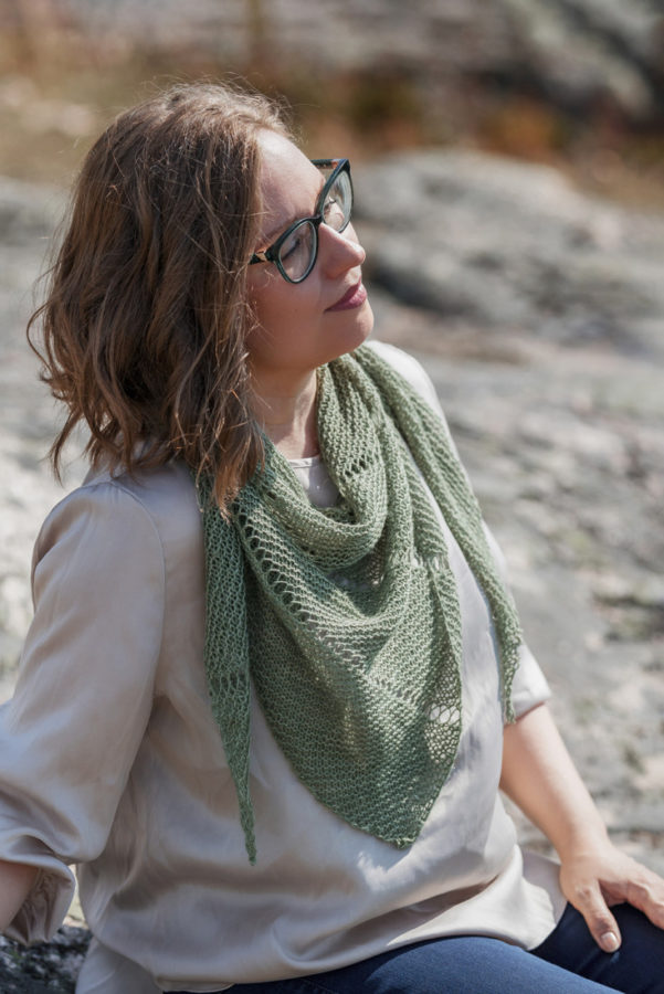 Desert Rain – One skein shawl knitting pattern with garter stitch and eyelets