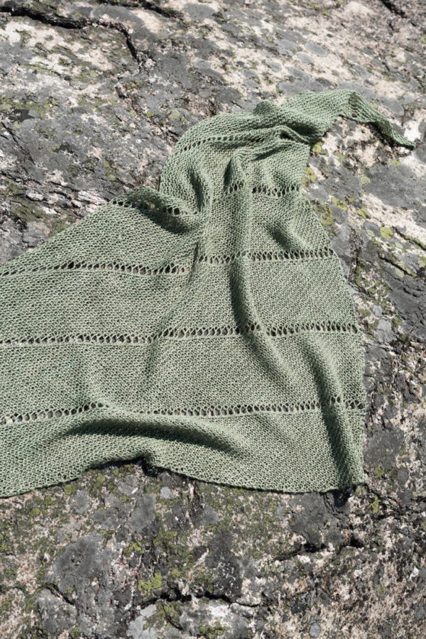 Desert Rain – One skein shawl knitting pattern with garter stitch and eyelets