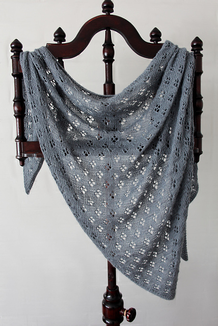 Project Love: Quatrefoil shawl from Woolenberry