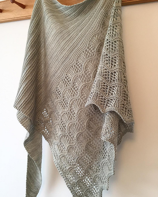 Tiber shawl knitted by YarnandFloss on Ravelry.