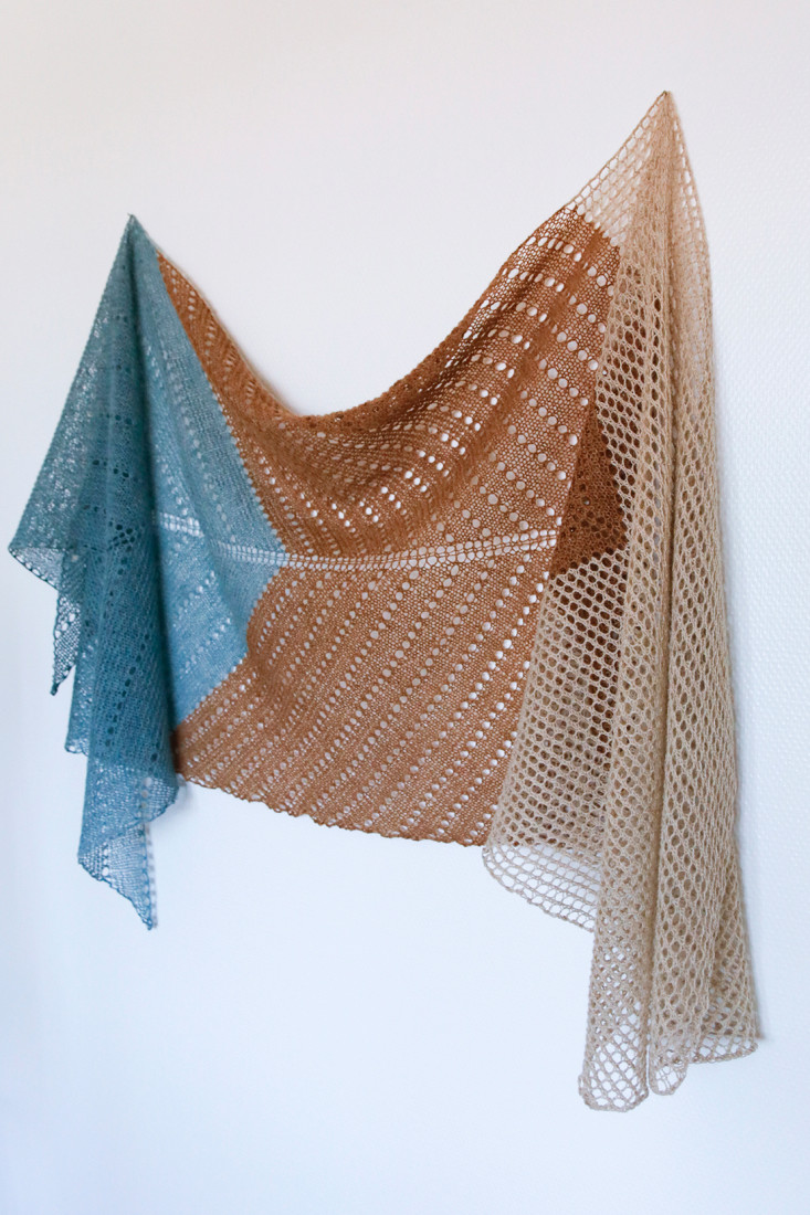 Sundial rectangle shawl pattern from Woolenberry