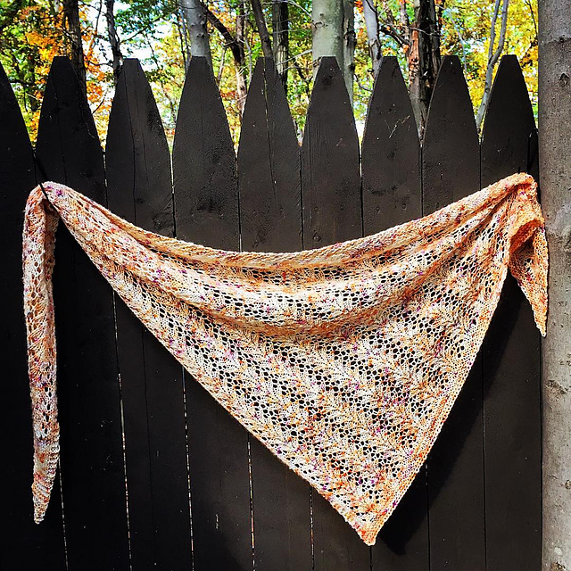 Lake Song shawl pattern from Woolenberry