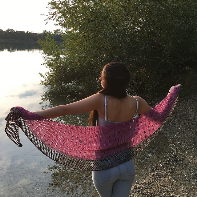 Lighthouse shawl pattern from Woolenberry