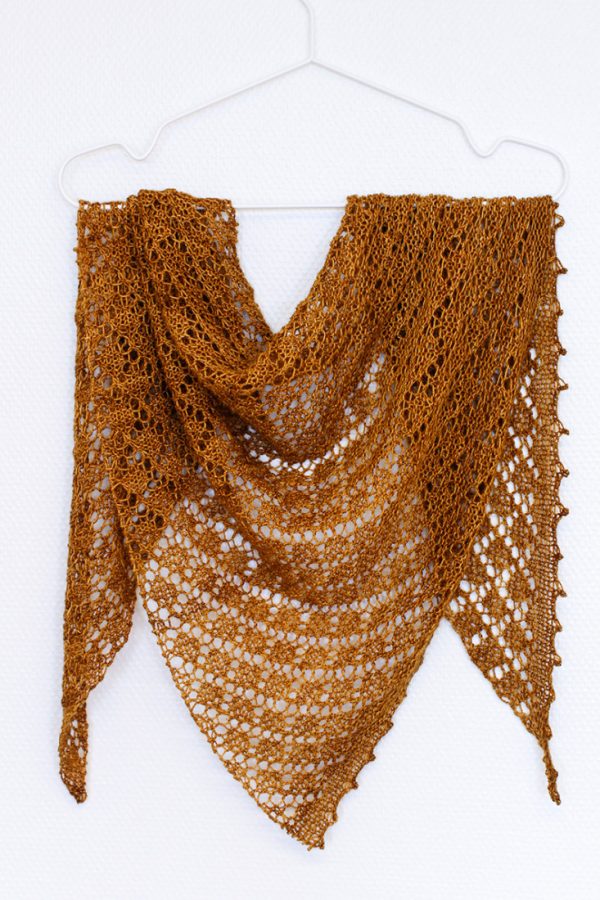 Sky of Diamonds shawl pattern from Woolenberry