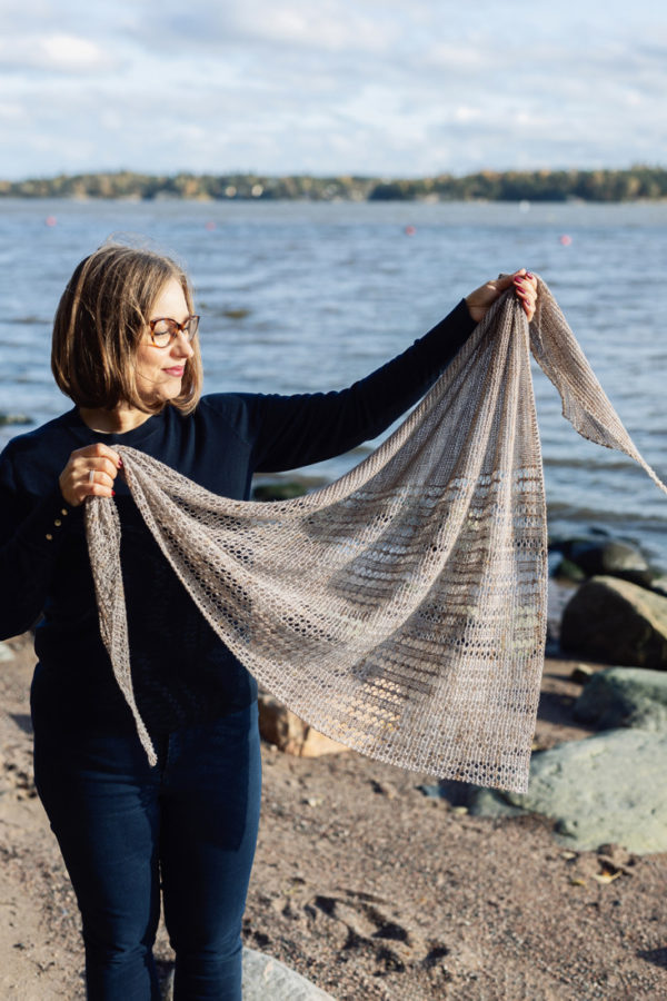 Treillage – Minimal and modern lace shawl knitting pattern for fingering weight yarn.