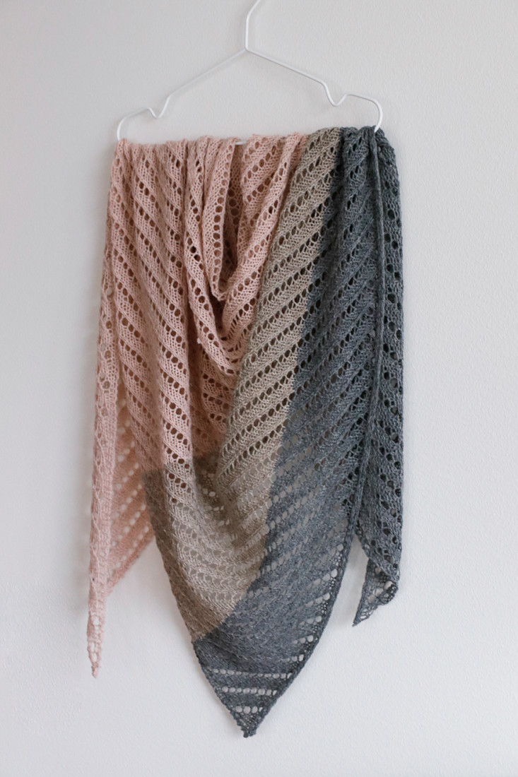 Underwater shawl pattern from Woolenberry.