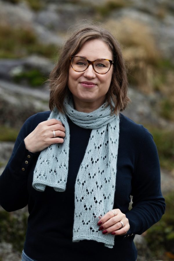 Morning Light – Easy rectangle scarf knitting pattern with eyelets Morning Light – Easy rectangle scarf knitting pattern with eyelets