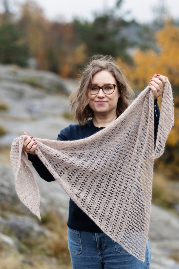 Sunday Morning – Bias triangle shawl knitting pattern for fingering weight yarn Sunday Morning – Bias triangle shawl knitting pattern for fingering weight yarn